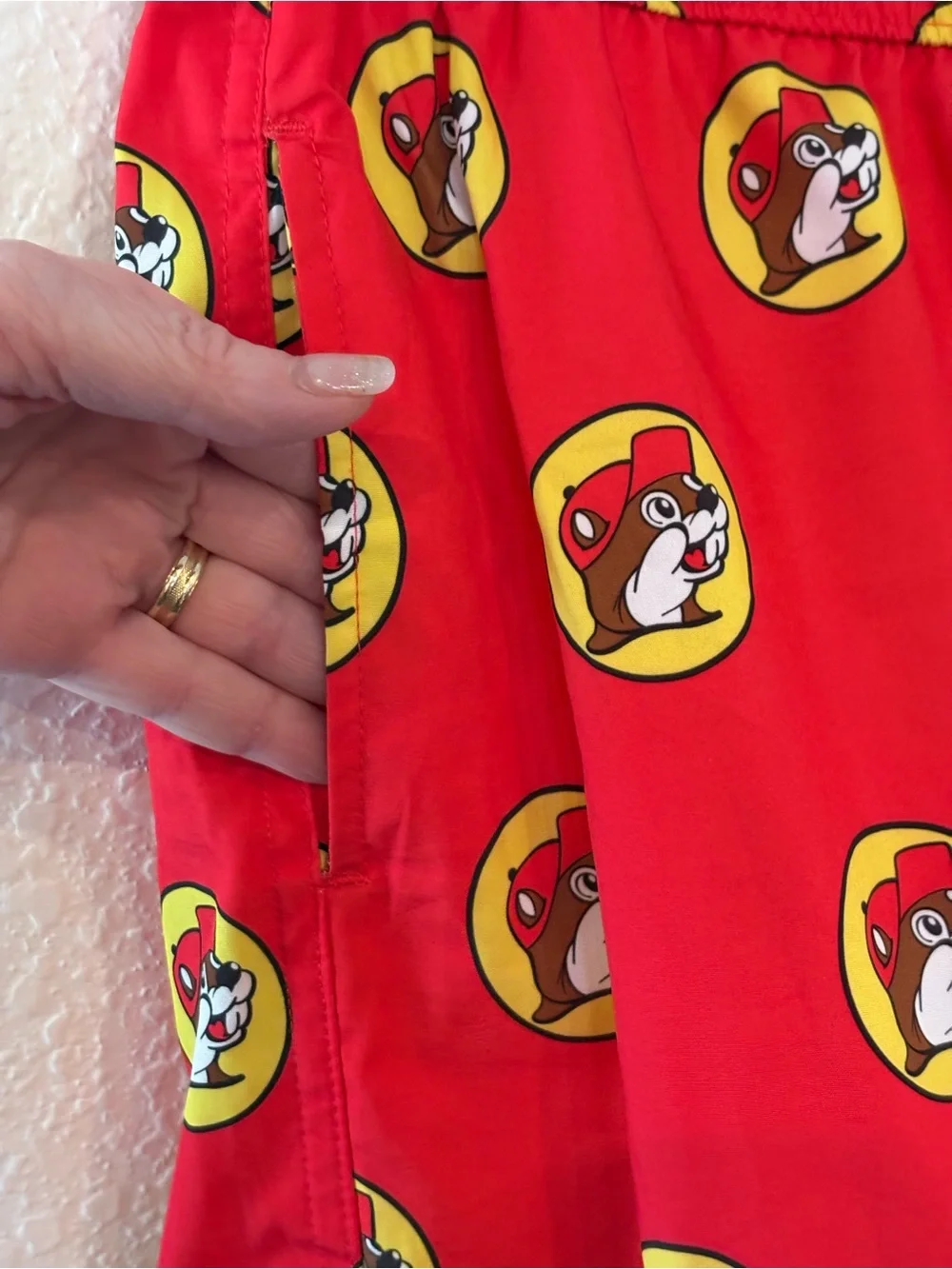 Buc-ee's Men’s Swim Trunks Red Beaver Logo Print Board Shorts Drawstring Medium